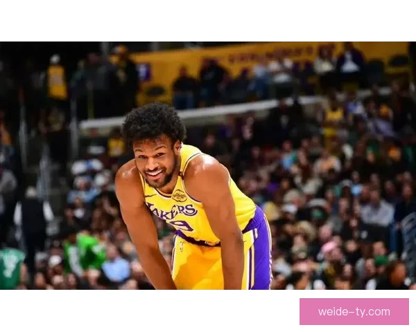 布朗尼26分7助攻6篮板三分表现持续强势 西部第一全胜纪录延续